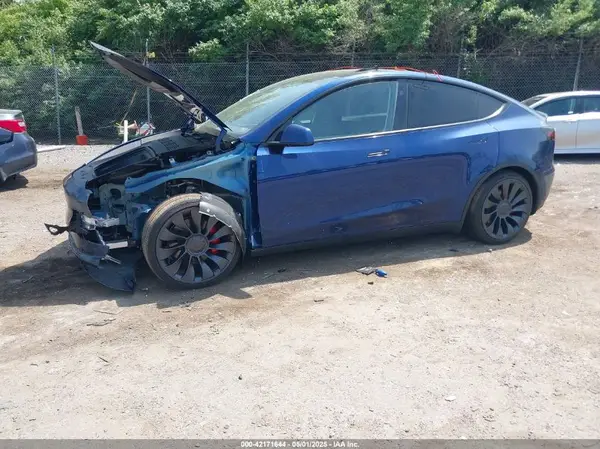 7SAYGDEF8RA269459 2024 TESLA MODEL Y - Image 2