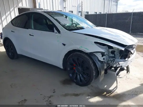 7SAYGDEF8RA273155 2024 TESLA MODEL Y - Image 1