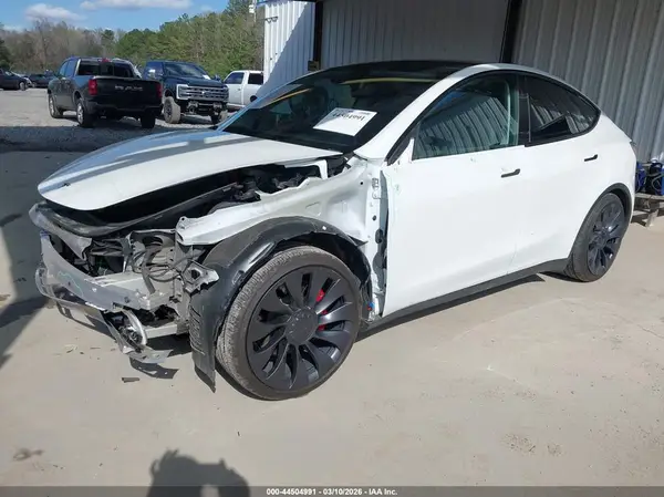 7SAYGDEF8RA273155 2024 TESLA MODEL Y - Image 2