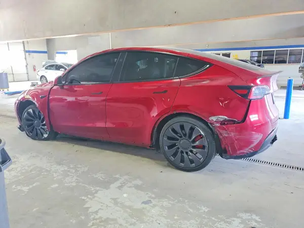 7SAYGDEF8RA279313 2024 TESLA MODEL Y - Image 2