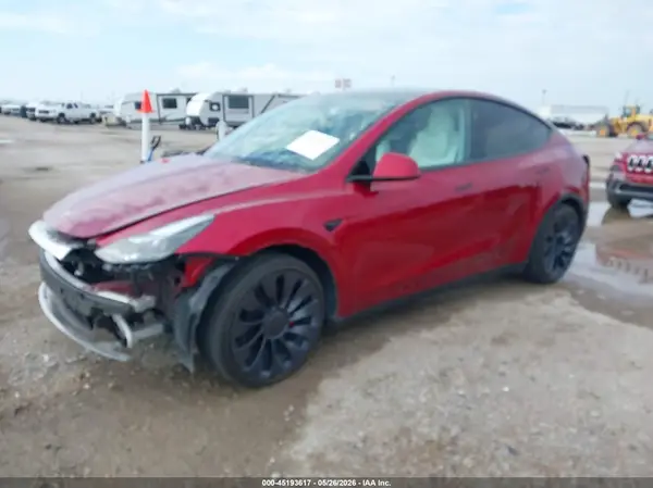7SAYGDEF8RA284012 2024 TESLA MODEL Y - Image 2
