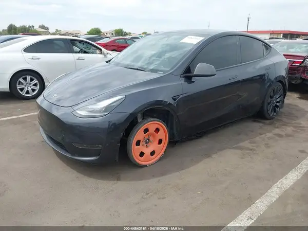7SAYGDEF8RA286584 2024 TESLA MODEL Y - Image 2