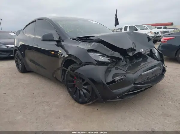 7SAYGDEF8RA289906 2024 TESLA MODEL Y - Image 1