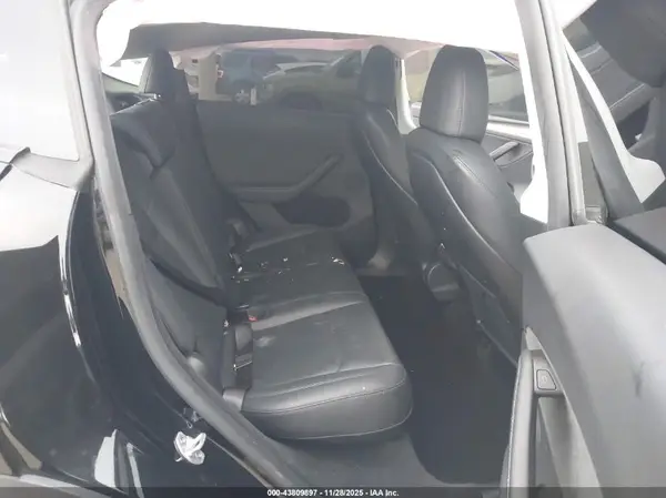 7SAYGDEF8RA289906 2024 TESLA MODEL Y - Image 8