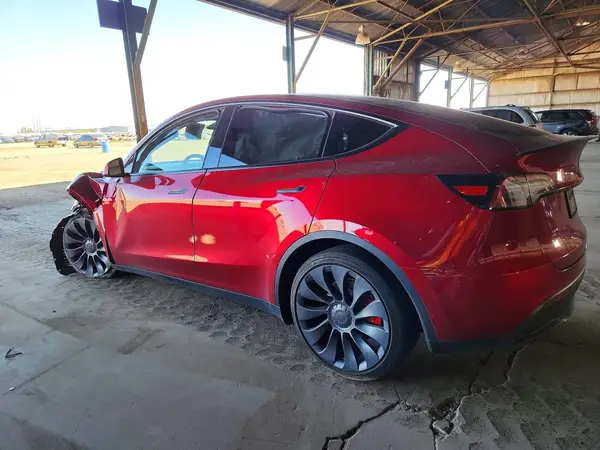 7SAYGDEF8RA290957 2024 TESLA MODEL Y - Image 2