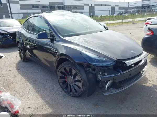7SAYGDEF8RA291235 2024 TESLA MODEL Y - Image 1