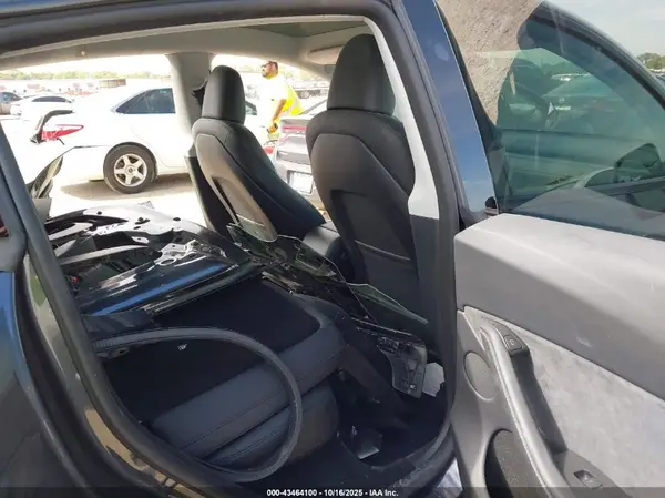 7SAYGDEF8RA291235 2024 TESLA MODEL Y - Image 8