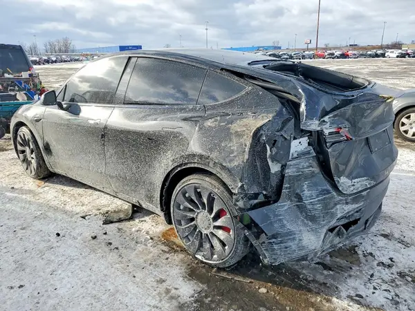 7SAYGDEF8RA291817 2024 TESLA MODEL Y - Image 2