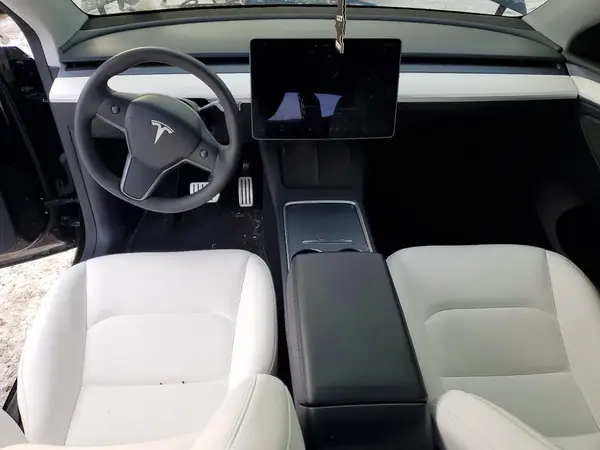7SAYGDEF8RA291817 2024 TESLA MODEL Y - Image 8