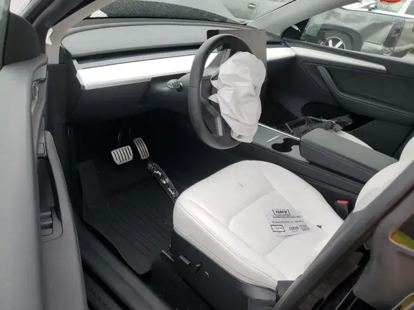 7SAYGDEF8RA295575 2024 TESLA MODEL Y - Image 8