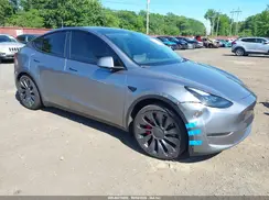 7SAYGDEF8RA310219 2024 TESLA MODEL Y
