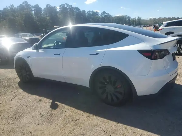 7SAYGDEF8RA319051 2024 TESLA MODEL Y - Image 2