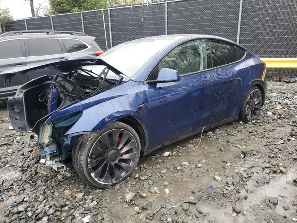 7SAYGDEF8RA320717 2024 TESLA MODEL Y - Image 1