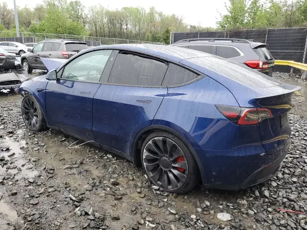 7SAYGDEF8RA320717 2024 TESLA MODEL Y - Image 2