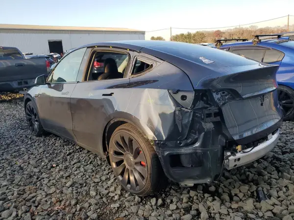 7SAYGDEF8RA323438 2024 TESLA MODEL Y - Image 2