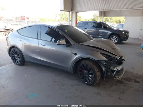 7SAYGDEF8RA326064 2024 TESLA MODEL Y - Image 1