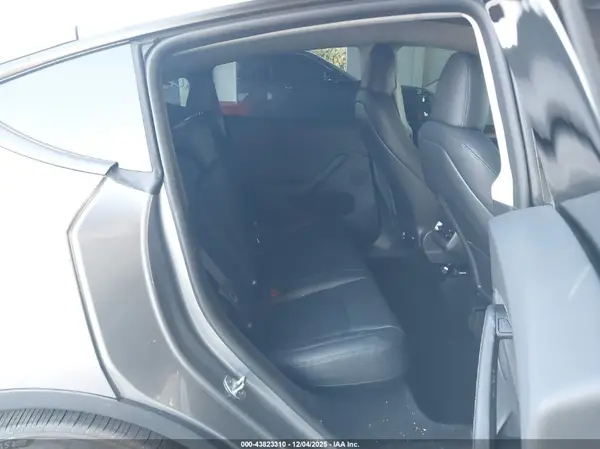 7SAYGDEF8RA326064 2024 TESLA MODEL Y - Image 8