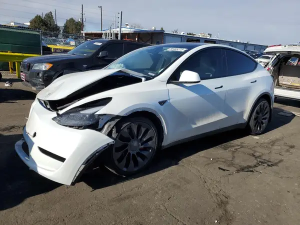 7SAYGDEF8RF019769 2024 TESLA MODEL Y - Image 1