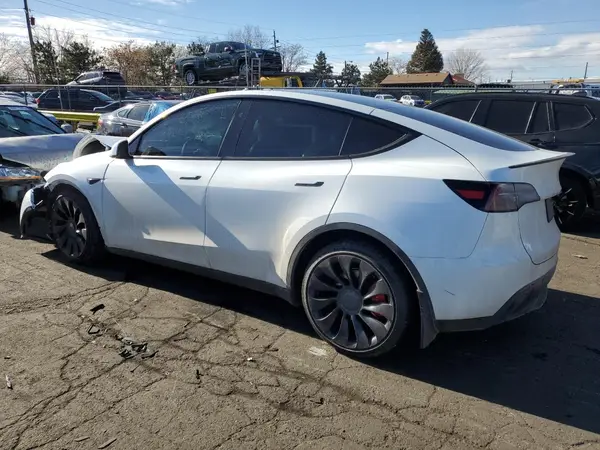 7SAYGDEF8RF019769 2024 TESLA MODEL Y - Image 2