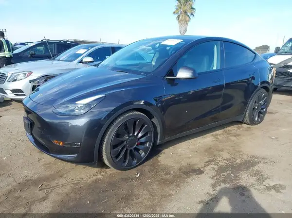 7SAYGDEF8RF022204 2024 TESLA MODEL Y - Image 2