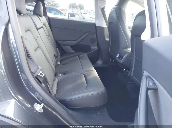 7SAYGDEF8RF022204 2024 TESLA MODEL Y - Image 8