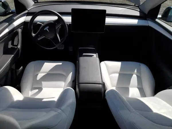 7SAYGDEF8RF022459 2024 TESLA MODEL Y - Image 8