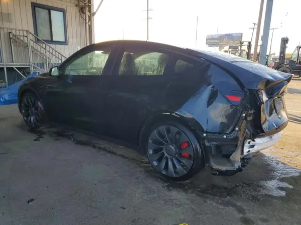 7SAYGDEF8RF022977 2024 TESLA MODEL Y - Image 2