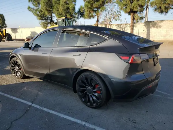 7SAYGDEF8RF024468 2024 TESLA MODEL Y - Image 2