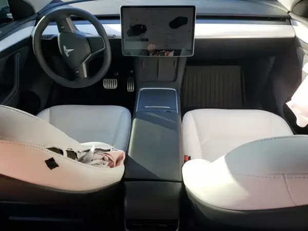 7SAYGDEF8RF024468 2024 TESLA MODEL Y - Image 8