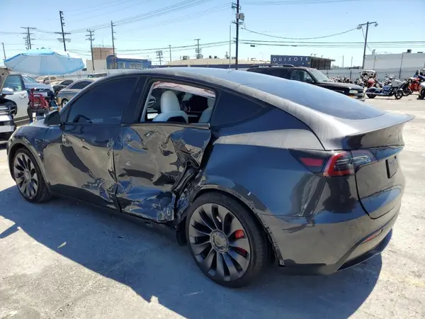 7SAYGDEF8RF026527 2024 TESLA MODEL Y - Image 2