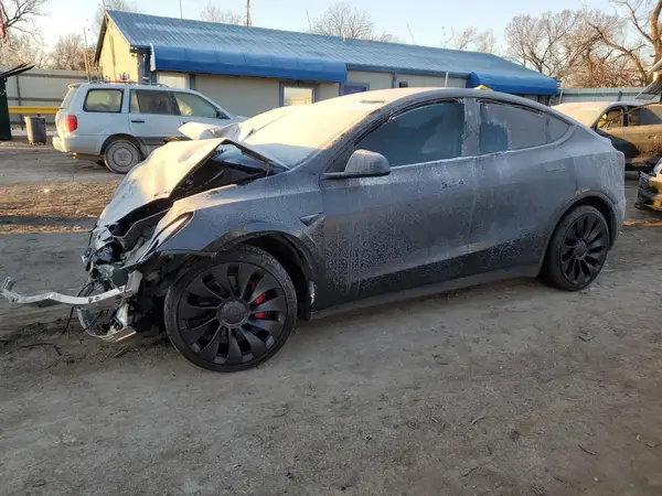 7SAYGDEF8RF034384 2024 TESLA MODEL Y - Image 1