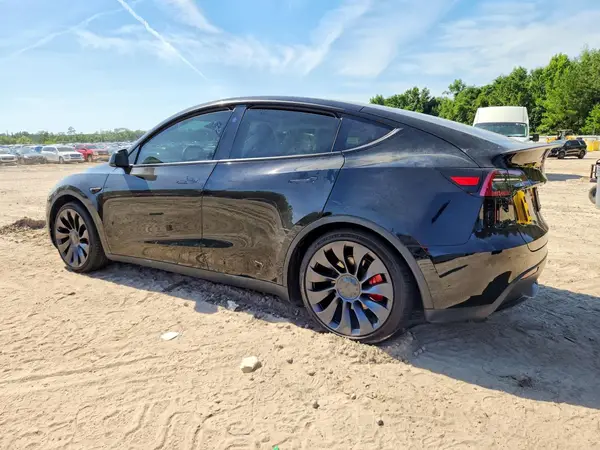 7SAYGDEF8RF039777 2024 TESLA MODEL Y - Image 2