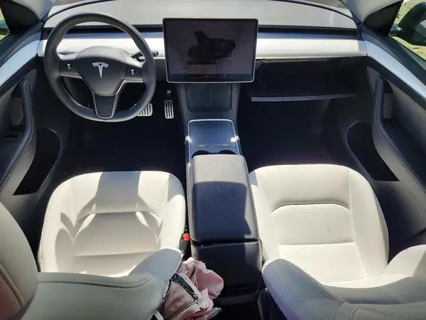7SAYGDEF8RF039777 2024 TESLA MODEL Y - Image 8