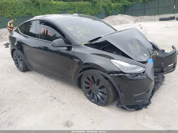 7SAYGDEF8RF043182 2024 TESLA MODEL Y - Image 1