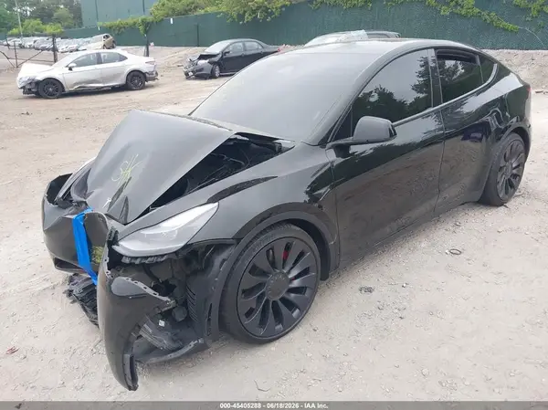 7SAYGDEF8RF043182 2024 TESLA MODEL Y - Image 2