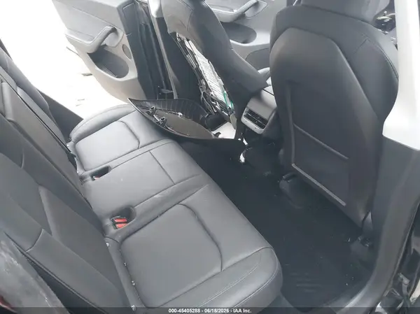 7SAYGDEF8RF043182 2024 TESLA MODEL Y - Image 8