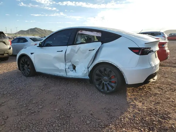 7SAYGDEF8RF050312 2024 TESLA MODEL Y - Image 2