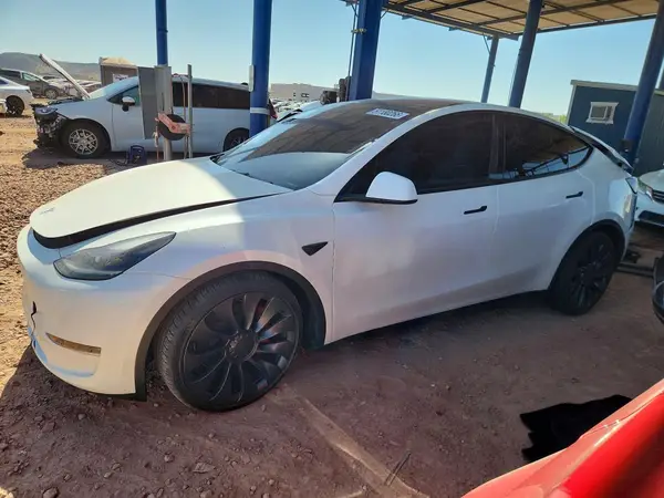7SAYGDEF8RF052092 2024 TESLA MODEL Y - Image 1