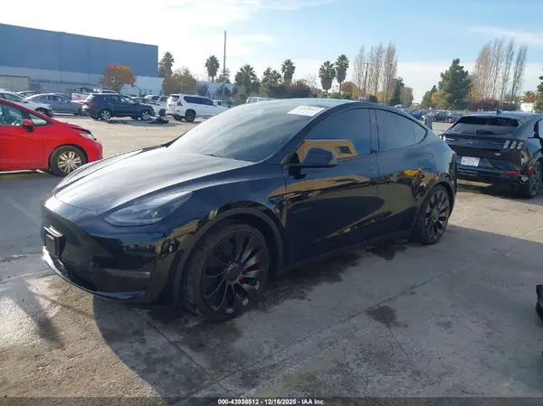 7SAYGDEF8RF076845 2024 TESLA MODEL Y - Image 2