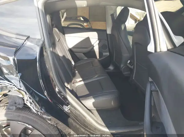 7SAYGDEF8RF076845 2024 TESLA MODEL Y - Image 8