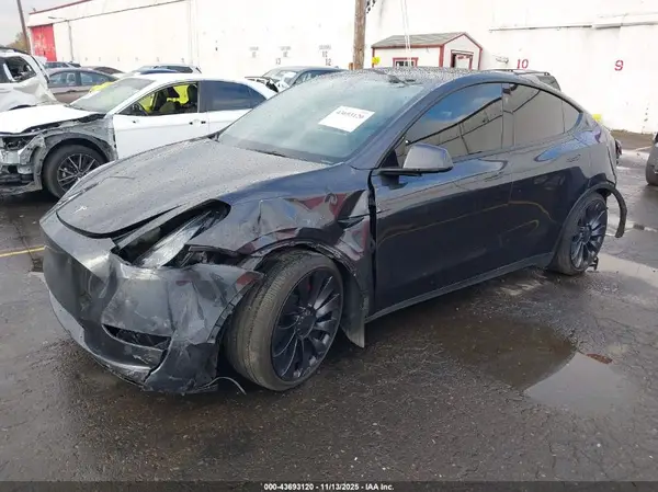 7SAYGDEF8RF089515 2024 TESLA MODEL Y - Image 2