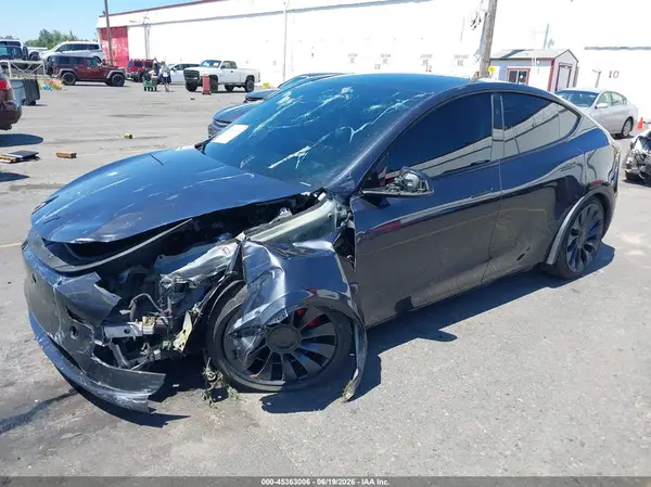 7SAYGDEF8RF106717 2024 TESLA MODEL Y - Image 2