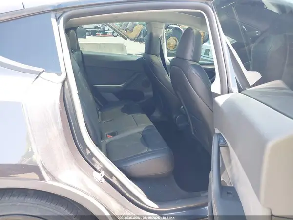 7SAYGDEF8RF106717 2024 TESLA MODEL Y - Image 8