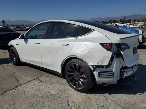 7SAYGDEF8RF131584 2024 TESLA MODEL Y - Image 2