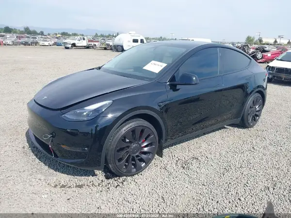 7SAYGDEF8RF162737 2024 TESLA MODEL Y - Image 2