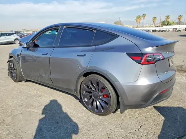 7SAYGDEF8RF192966 2024 TESLA MODEL Y - Image 2