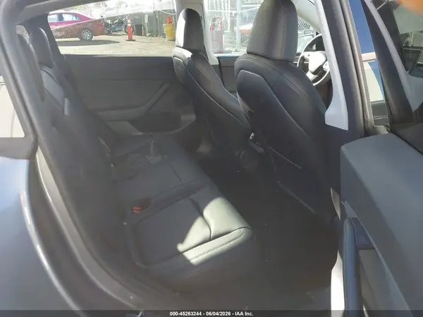 7SAYGDEF8RF195060 2024 TESLA MODEL Y - Image 8