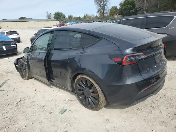 7SAYGDEF8SA339791 2025 TESLA MODEL Y - Image 2