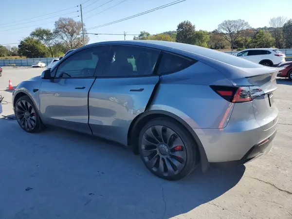 7SAYGDEF8SA365078 2025 TESLA MODEL Y - Image 2
