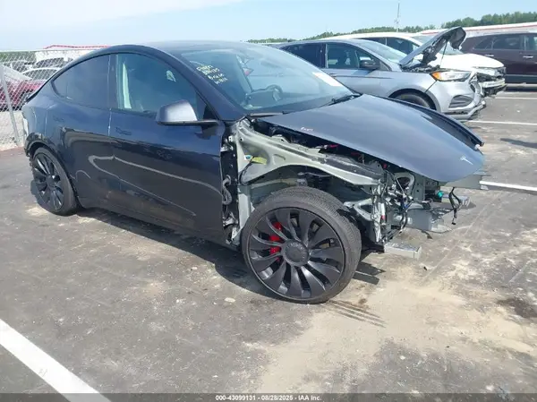 7SAYGDEF8SA370135 2025 TESLA MODEL Y - Image 1